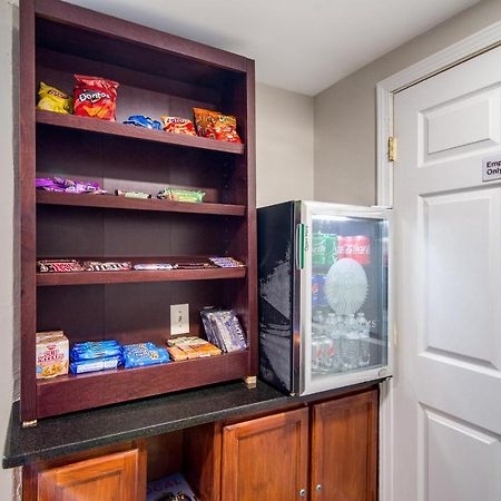 The Townhouse Inn Highpoint 외부 사진