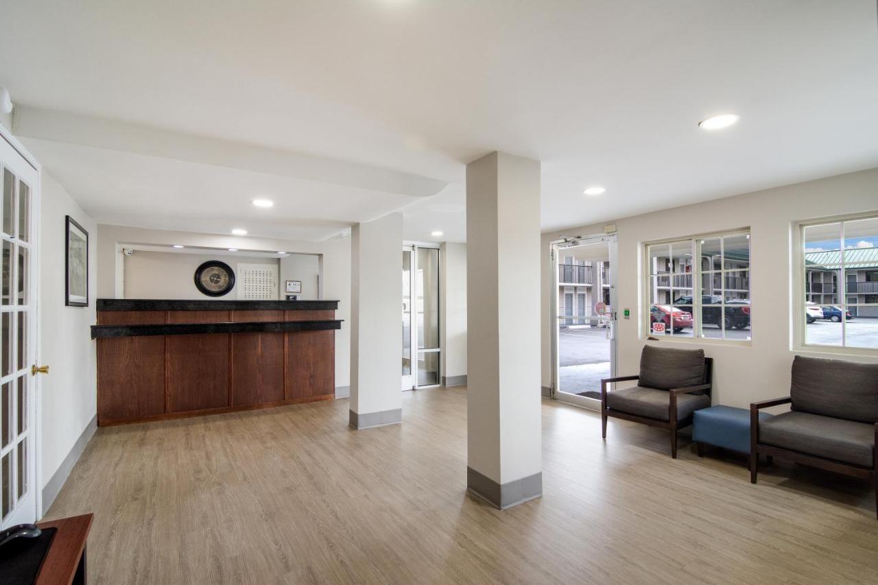The Townhouse Inn Highpoint 외부 사진