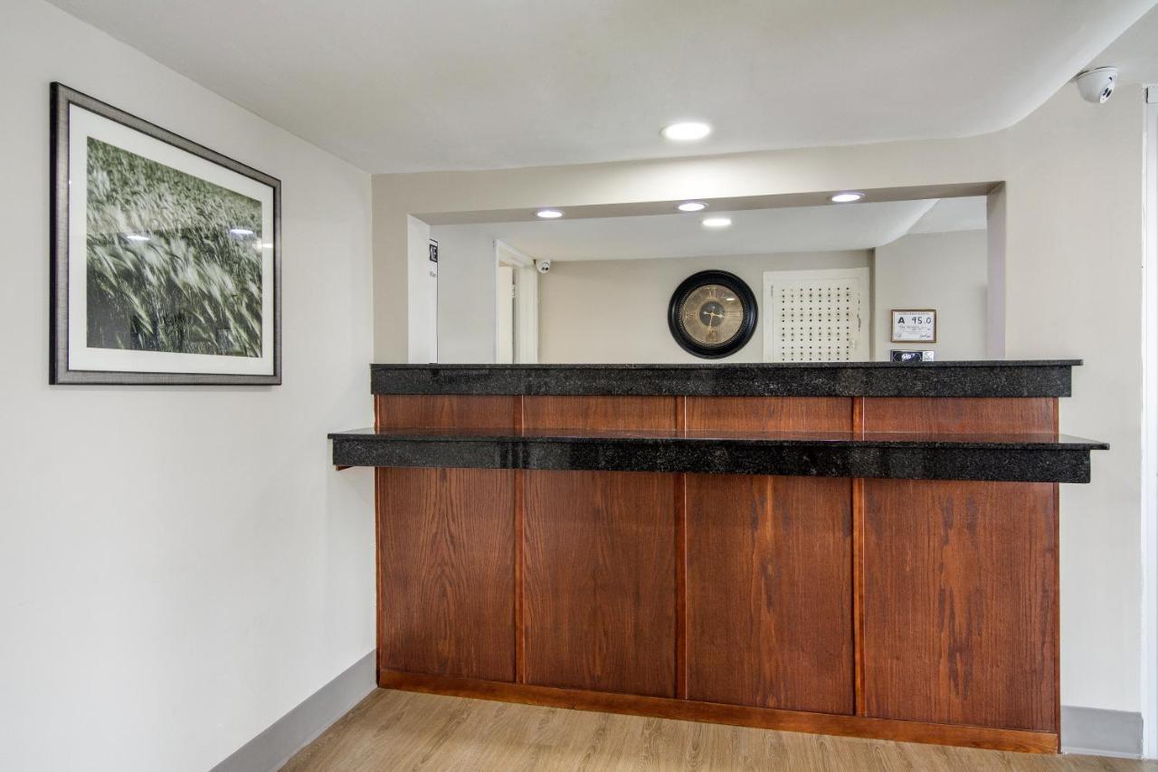 The Townhouse Inn Highpoint 외부 사진
