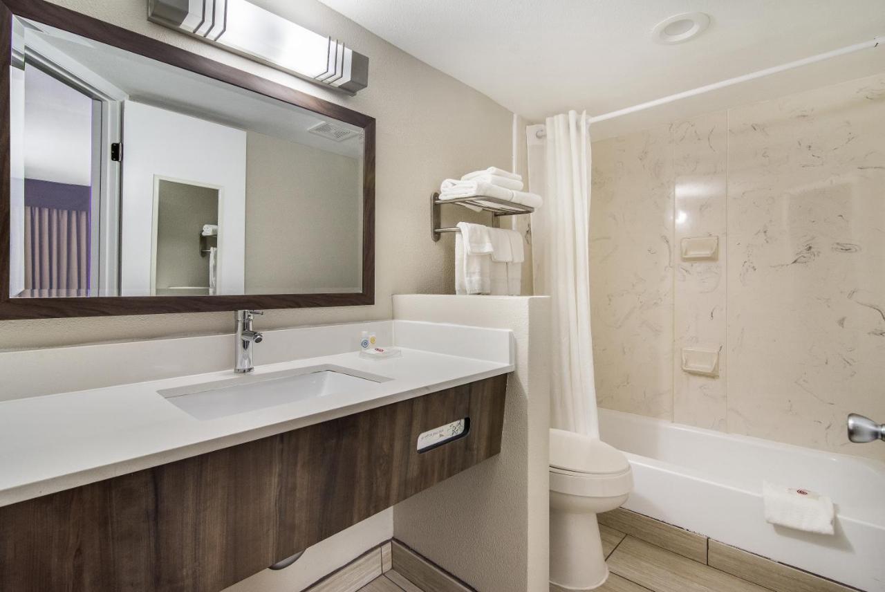 The Townhouse Inn Highpoint 외부 사진