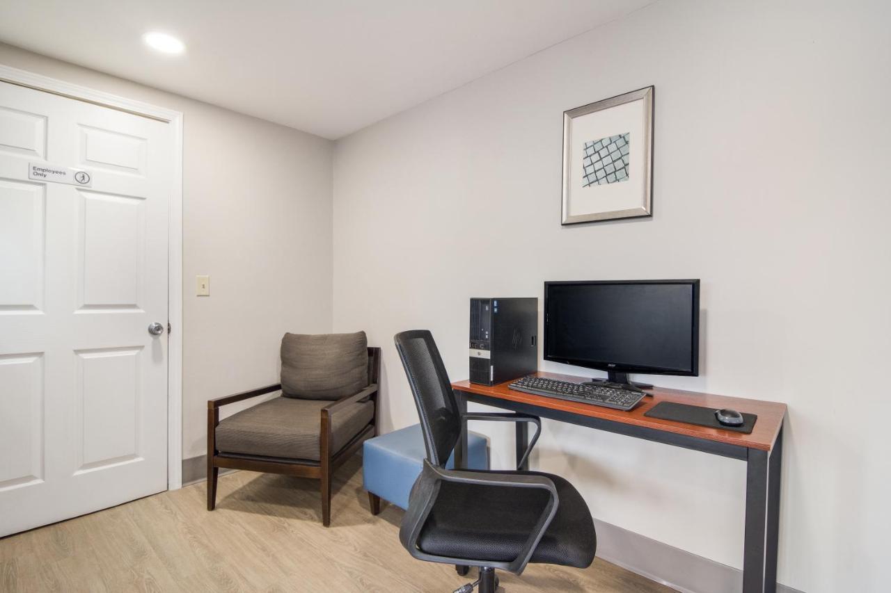 The Townhouse Inn Highpoint 외부 사진