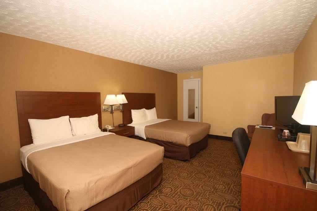 The Townhouse Inn Highpoint 외부 사진